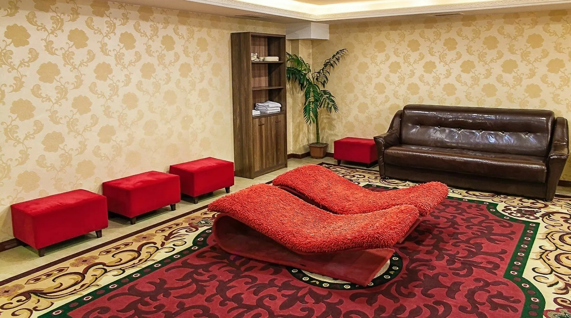 אלמטי Renion Residence Hotel 4*,