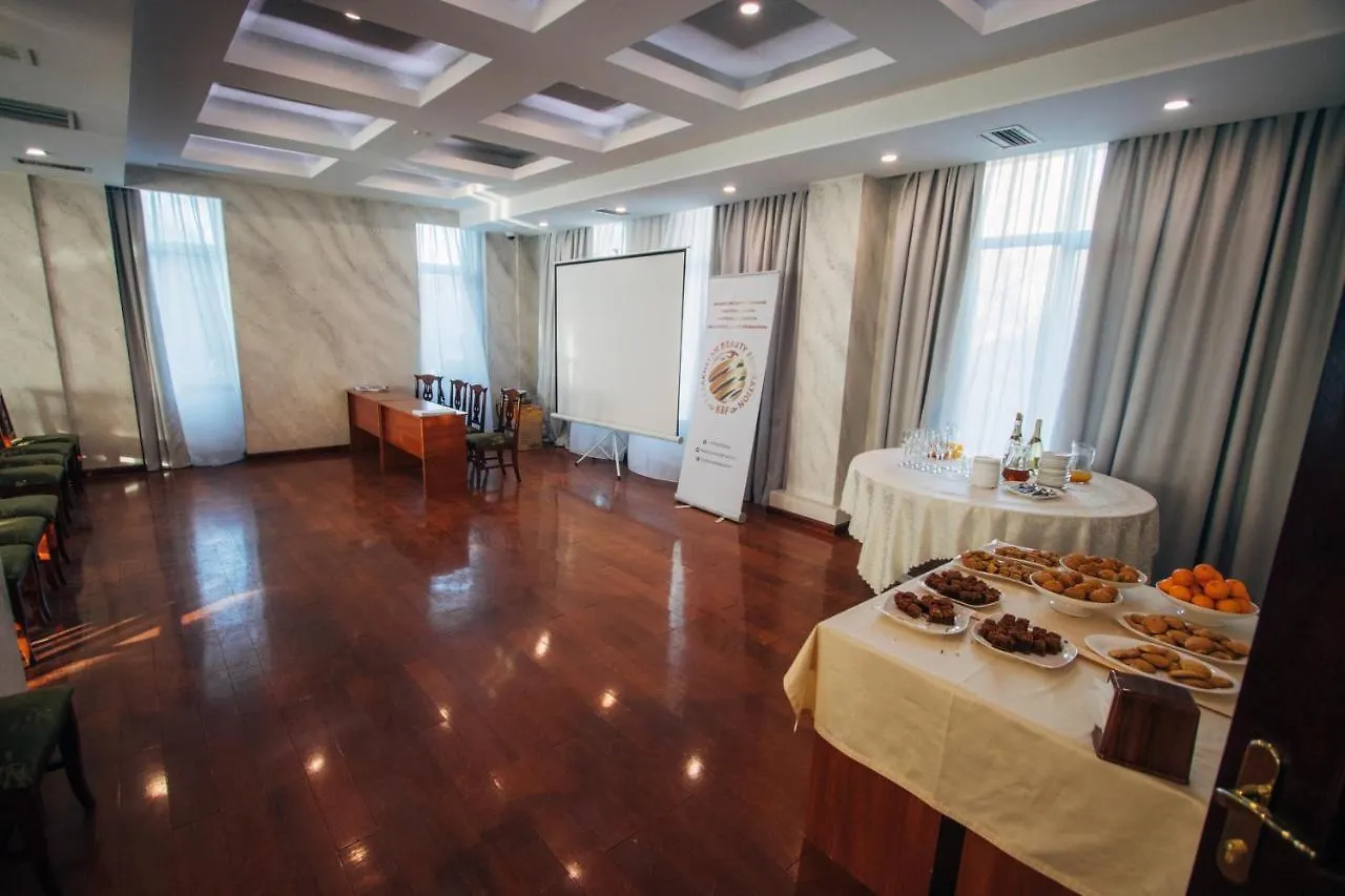 אלמטי Renion Residence Hotel